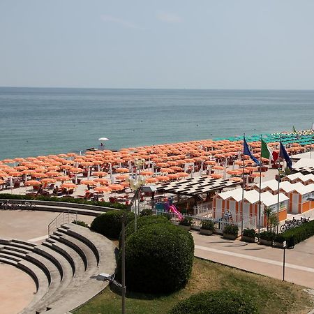 Hotel Cristallo ファーノ エクステリア 写真