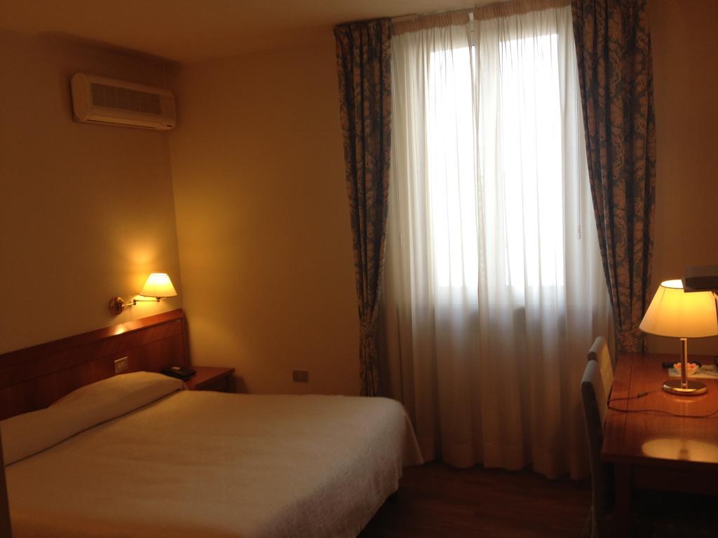 Hotel Cristallo ファーノ 部屋 写真
