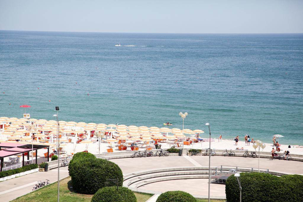 Hotel Cristallo ファーノ エクステリア 写真